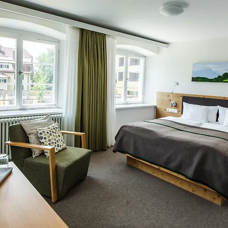 Otel Hofgut Farny