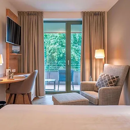فندق Hofgut Farny 4*